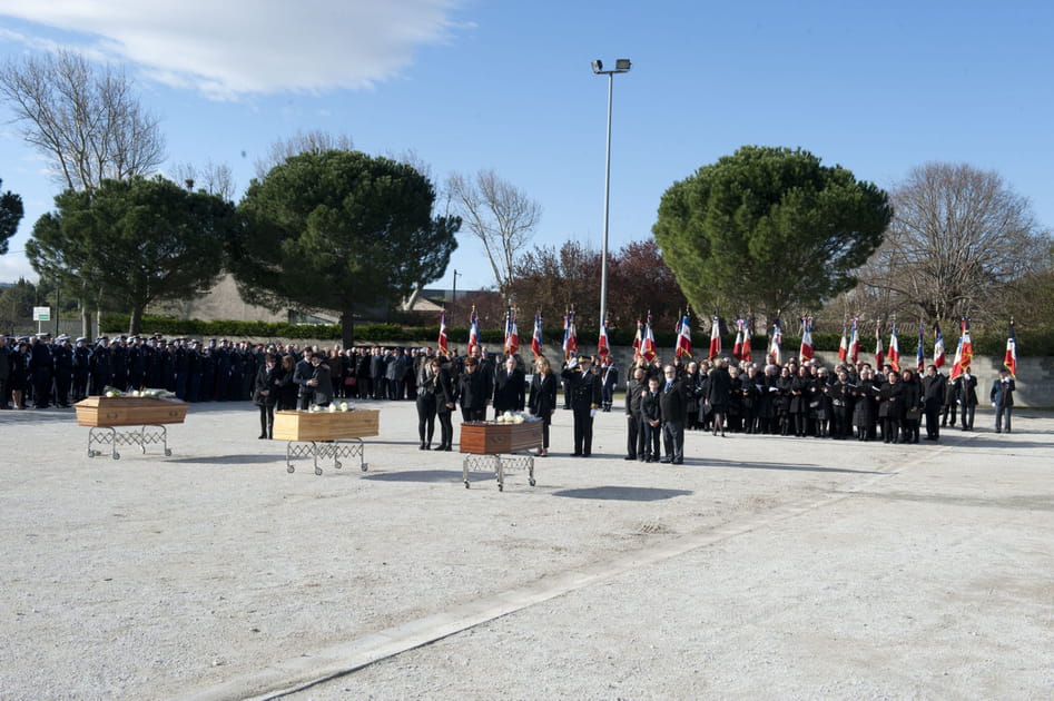 Trois cercueils et tout un village en deuil