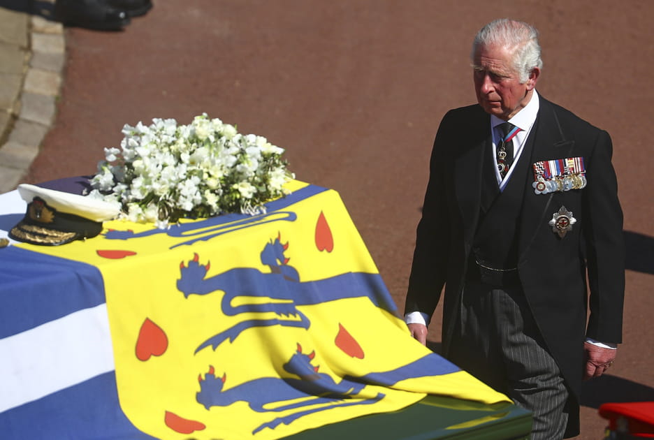 Aux obs&egrave;ques de son p&egrave;re Philip