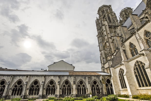La cathédrale Saint-Étienne de Toul, chef-d'œuvre du gothique flamboyant