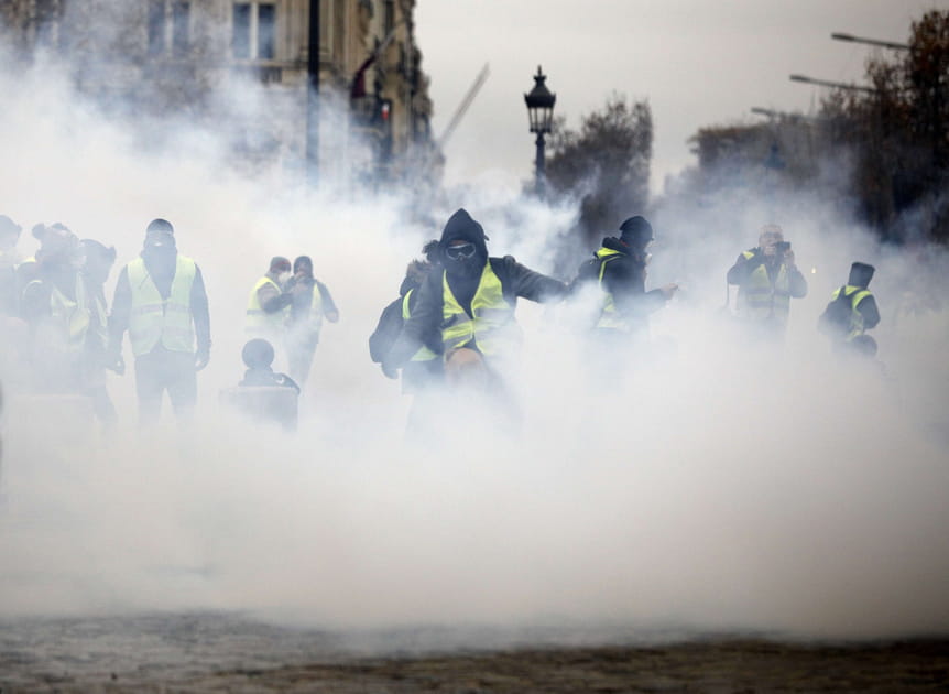 Gilets jaunes&nbsp;: les images choc &agrave; Paris