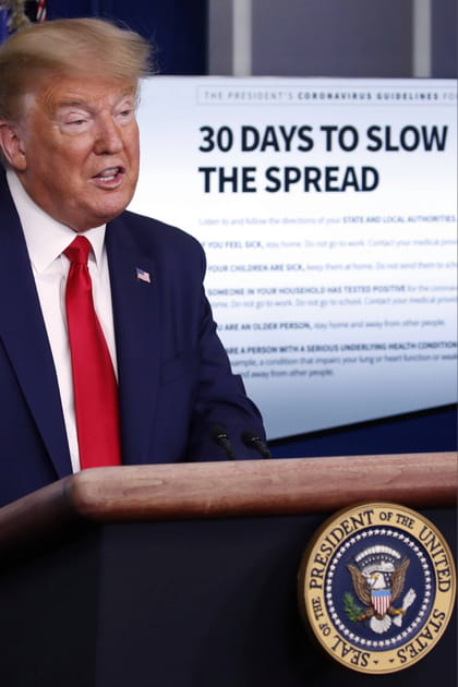 La d&eacute;lirante m&eacute;thode Trump contre le Covid