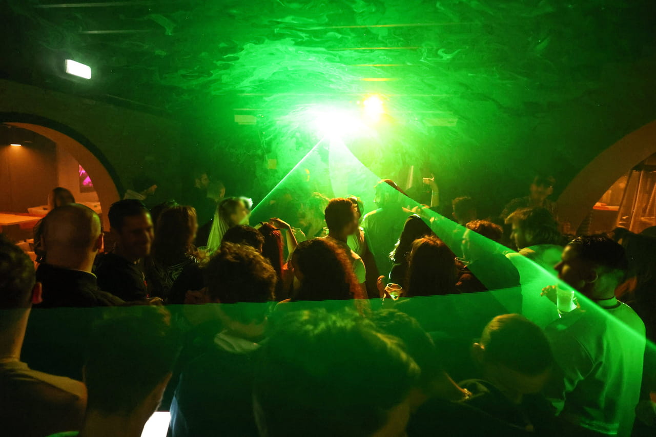 Un homme éventré en discothèque près de Lorient et trois personnes en fuite, ce que l'on sait