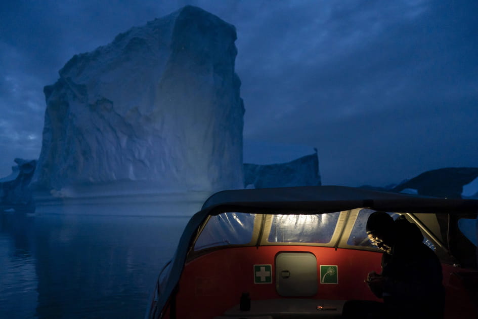 Effondrement de falaises de glace en s&eacute;rie