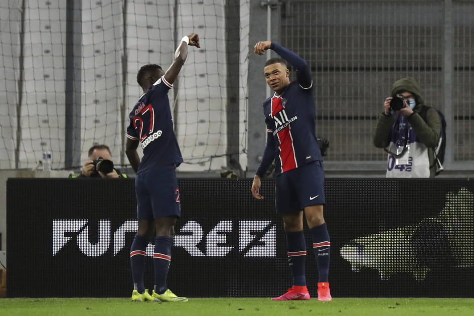 Mbapp&eacute; et Gueye s'amusent