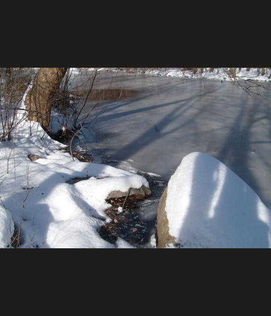 Rivi&egrave;re gel&eacute;e