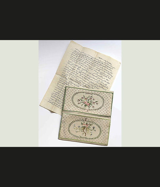 Un protefeuille brod&eacute; par Marie-Antoinette