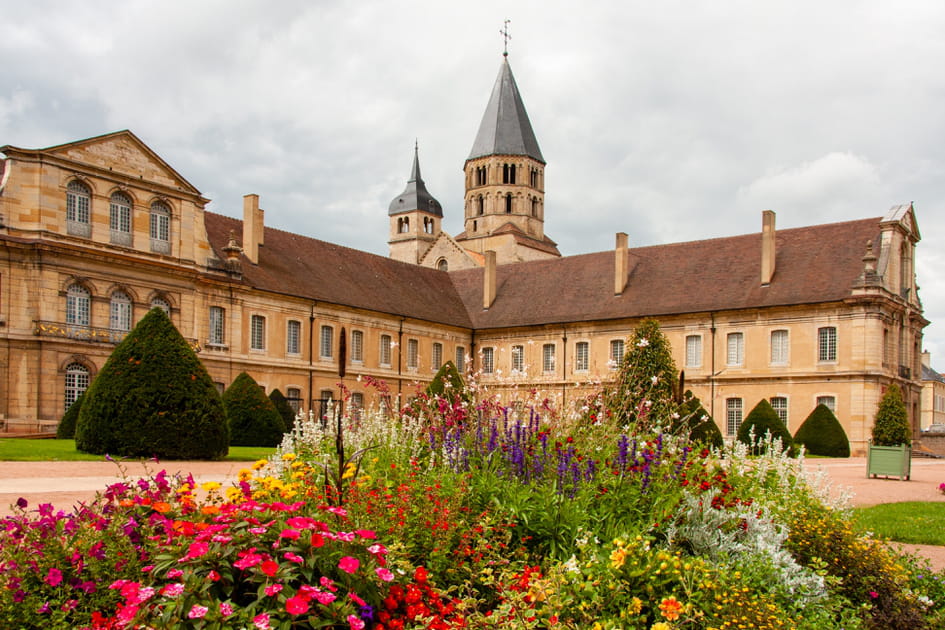 L'abbaye de Cluny, si&egrave;ge du plus grand ordre monastique m&eacute;di&eacute;val d'Occident