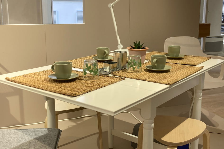 Bureau le jour, table le soir