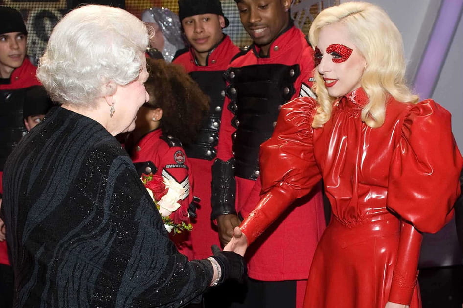 Elle rencontre m&ecirc;me des stars