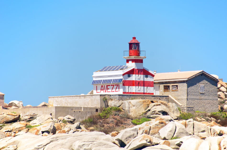 Le phare des Lavezzi