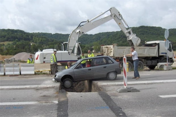 Attention au nid de poule
