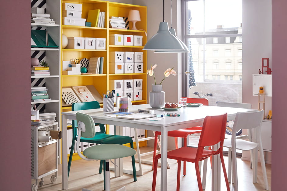 Des meubles color&eacute;s
