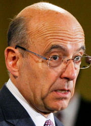 en 2005, alain juppé quitte la france