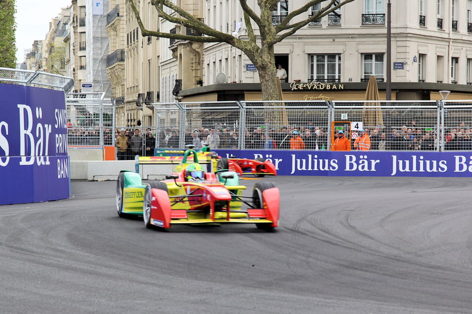 Di Grassi en h&eacute;ros