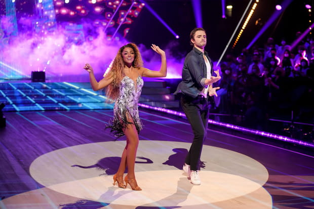 Wejdene et Samuel Texier dansent sur TF1
