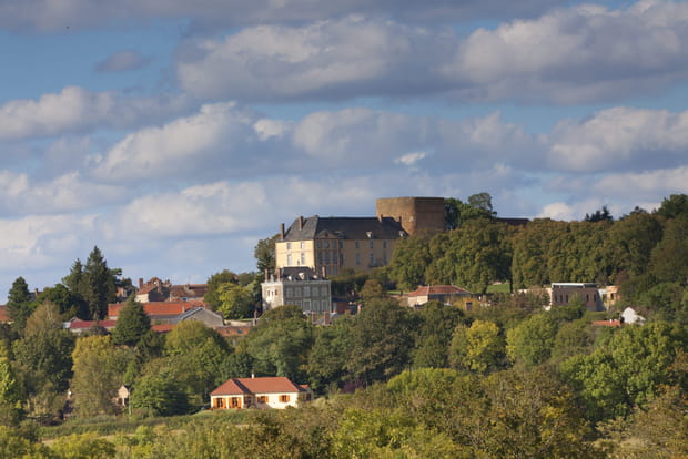 9e : Saint-Sauveur-en-Puisaye, dans l'Yonne