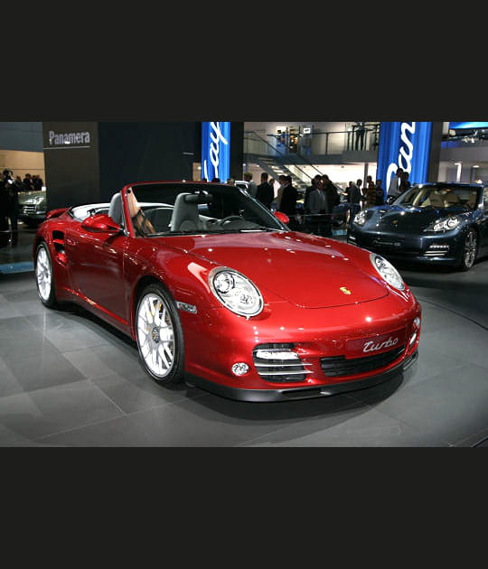 Porsche 911&nbsp;: 706&nbsp;euros&nbsp;pour&nbsp;une&nbsp;livraison&nbsp;&agrave;&nbsp;l'usine
