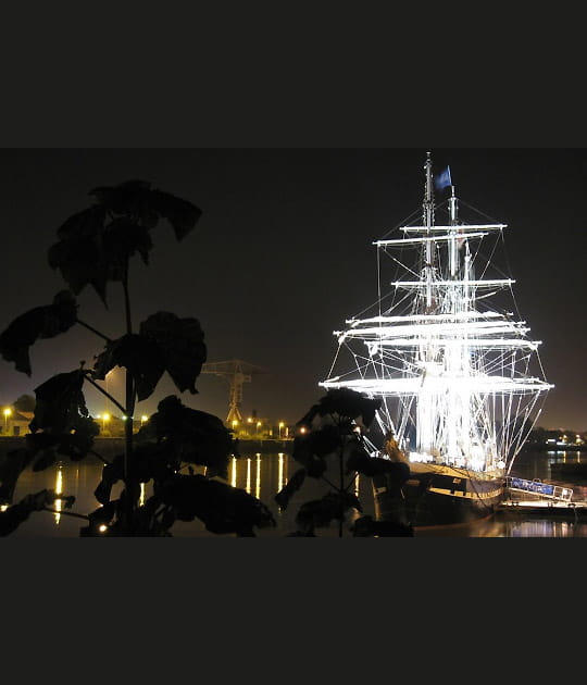 Les quais illumin&eacute;s