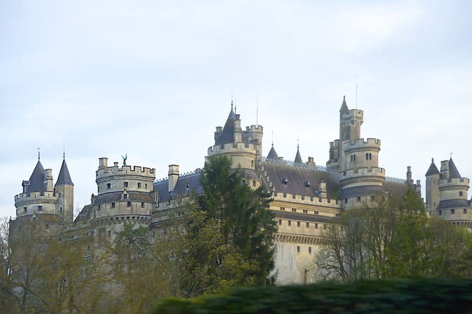 Le ch&acirc;teau de Pierrefonds et le paysage romantique