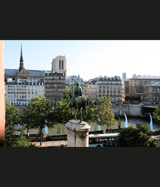 La statue &eacute;questre d'Etienne Marcel