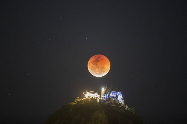 Les plus belles images de la "lune de sang"