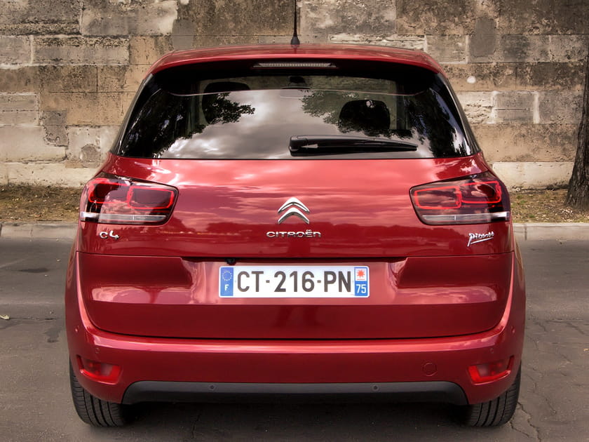 Arri&egrave;re typ&eacute; SUV