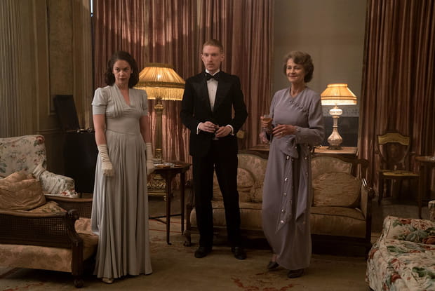 The Little Stranger - Photo 8