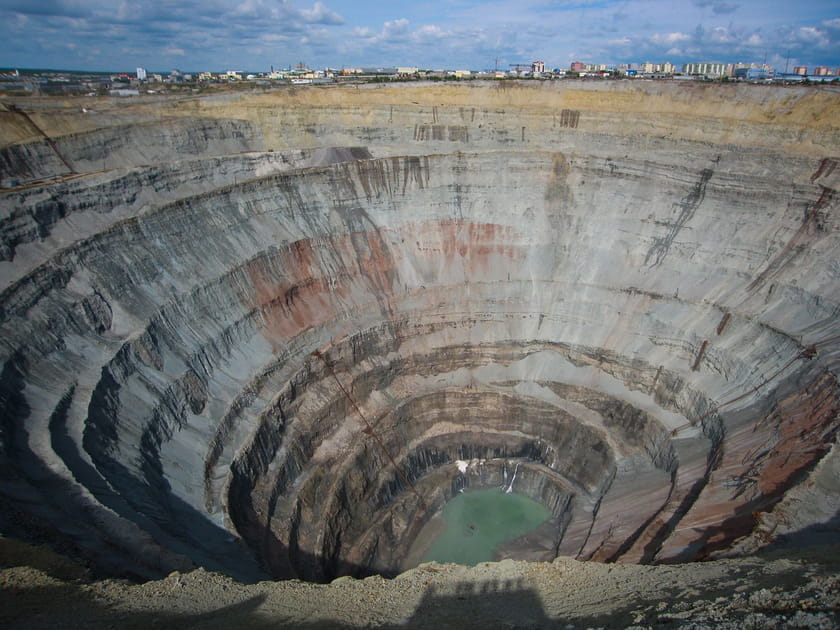 Mirny et sa mine de diamant &agrave; ciel ouvert