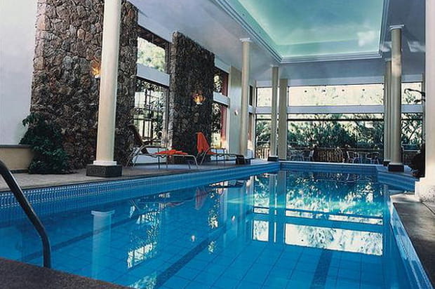 La piscine couverte et chauffée