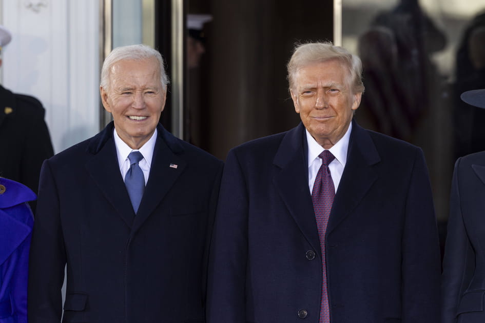 Joe Biden sourit &quot;jaune&quot; aux c&ocirc;t&eacute;s de Donald Trump