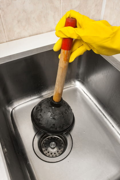 Un d&eacute;boucheur de canalisation