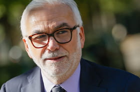 Labellisation des m&eacute;dias&nbsp;: la vid&eacute;o de l'Elys&eacute;e qui se moque de Pascal Praud, et qui enflamme CNews et Europe 1