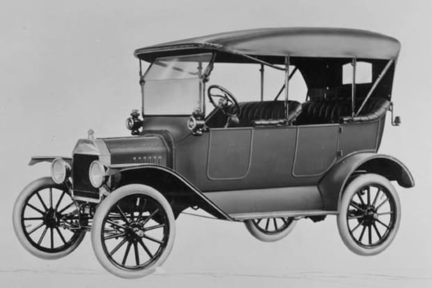 La première voiture de série