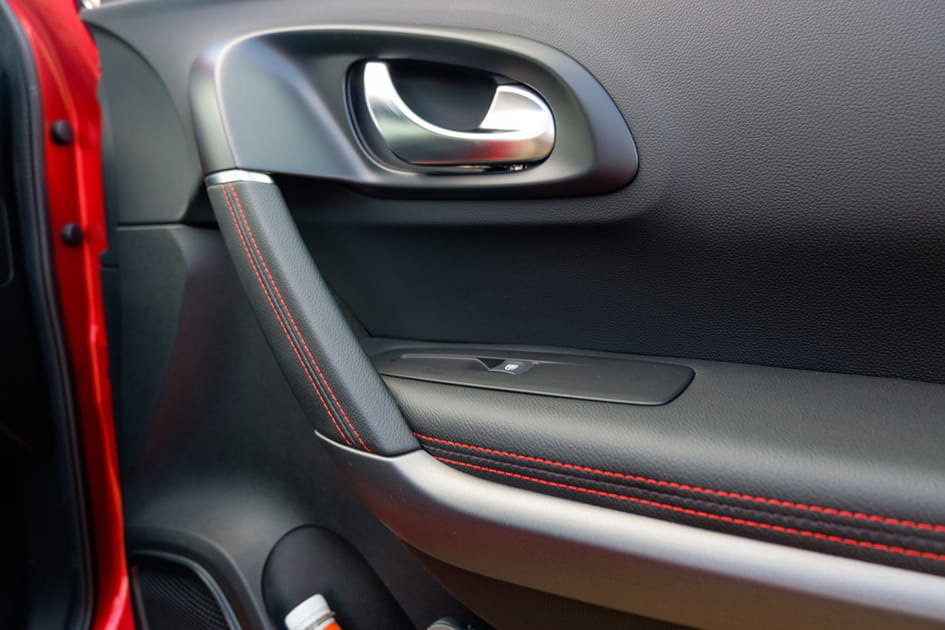 Zoom sur les contreportes du nouveau Kadjar
