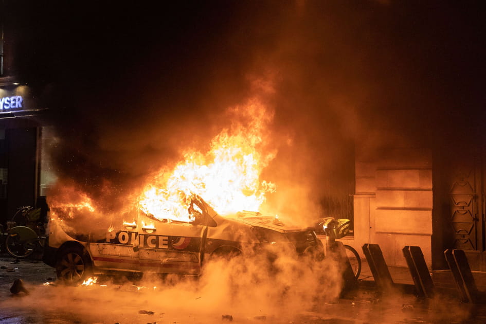 Gilets jaunes&nbsp;: les images choc &agrave; Paris