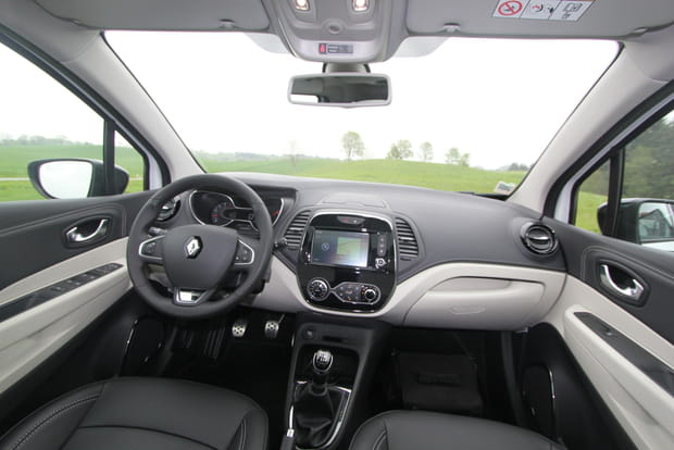 A l'intérieur du Captur Initiale Paris