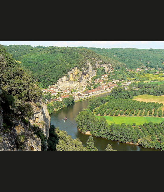 Vue plongeante sur la Dordogne