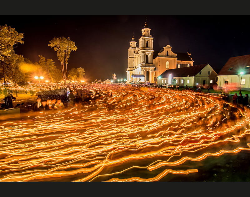 Le p&egrave;lerinage aux flambeaux