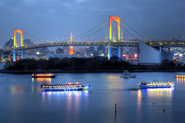 L'harmonieux Rainbow Bridge de Tokyo