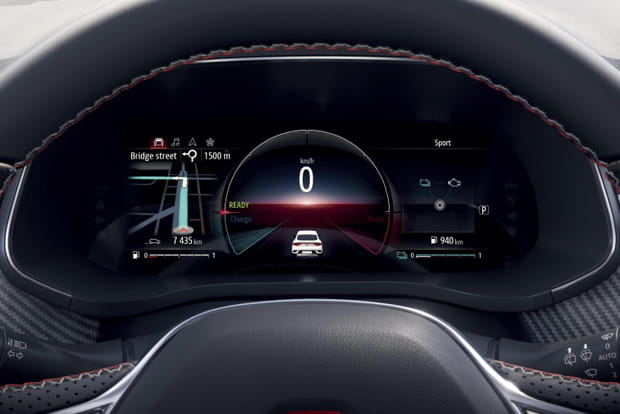 L'écran numérique derrière le volant
