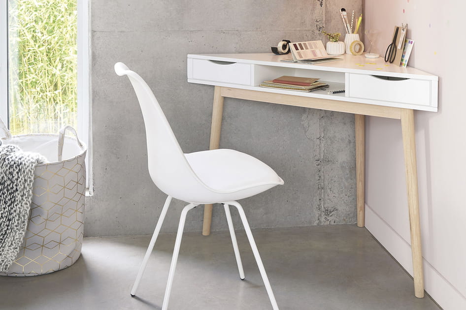 Un bureau d'angle