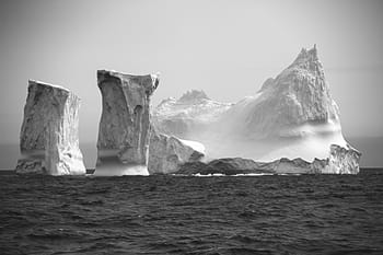 D'un pôle à l'autre, la poésie des glaces
