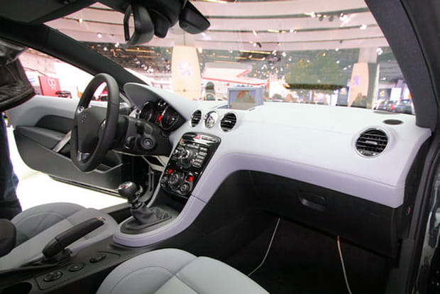 Tableau de bord proche de la 308