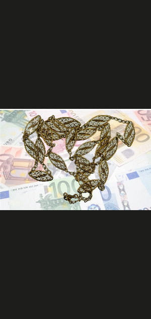 Un collier filigrane&nbsp;: 335,43&nbsp;euros