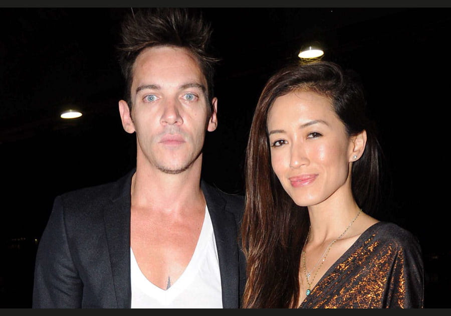Jonathan Rhys Meyers et Mara Lane