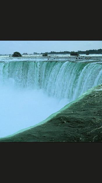 Entre le Canada et les USA, les chutes du Niagara