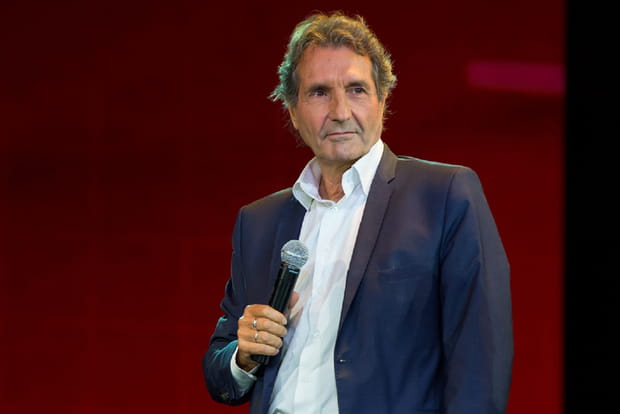 Jean-Jacques Bourdin discute tranquillement avec le Premier Ministre