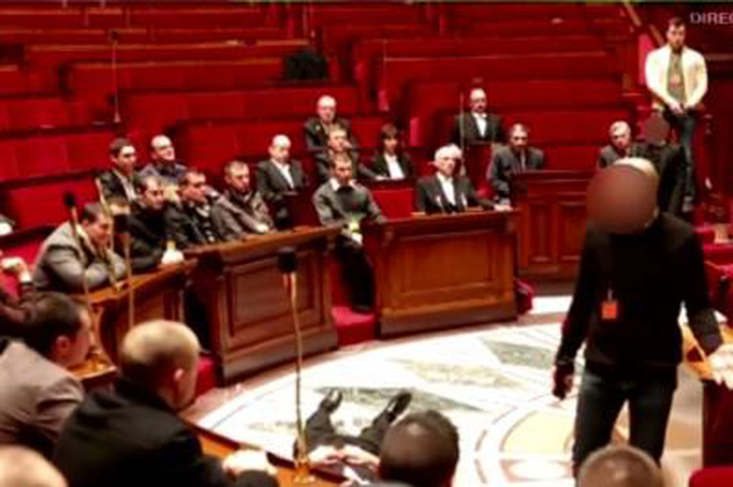 Zapping TV : Prise d'otage à l'Assemblée Nationale
