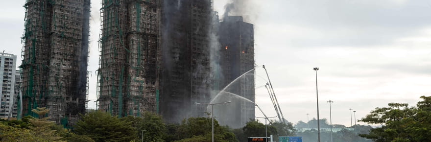 Incendie &agrave; Hong Kong&nbsp;: 65&nbsp;morts, des images terrifiantes et d&eacute;j&agrave; des causes identifi&eacute;es