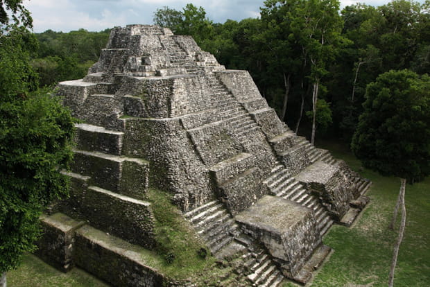 Yaxha au sud de Tikal